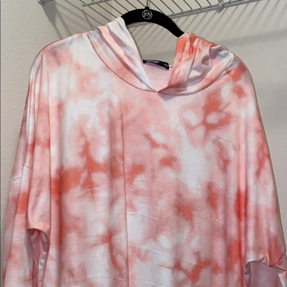 Set - Picture 2 of 4